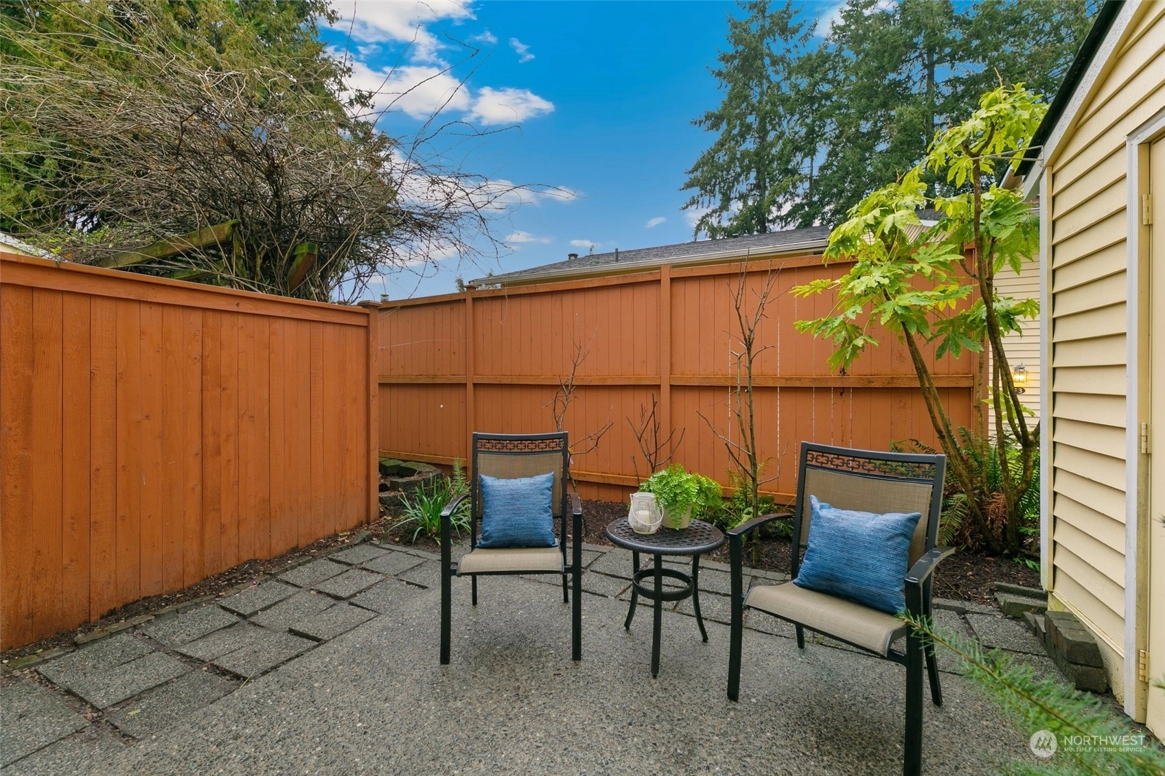 Juanita Crest Condos For Sale at Juanita Crest in Kirkland, WA Wicklund