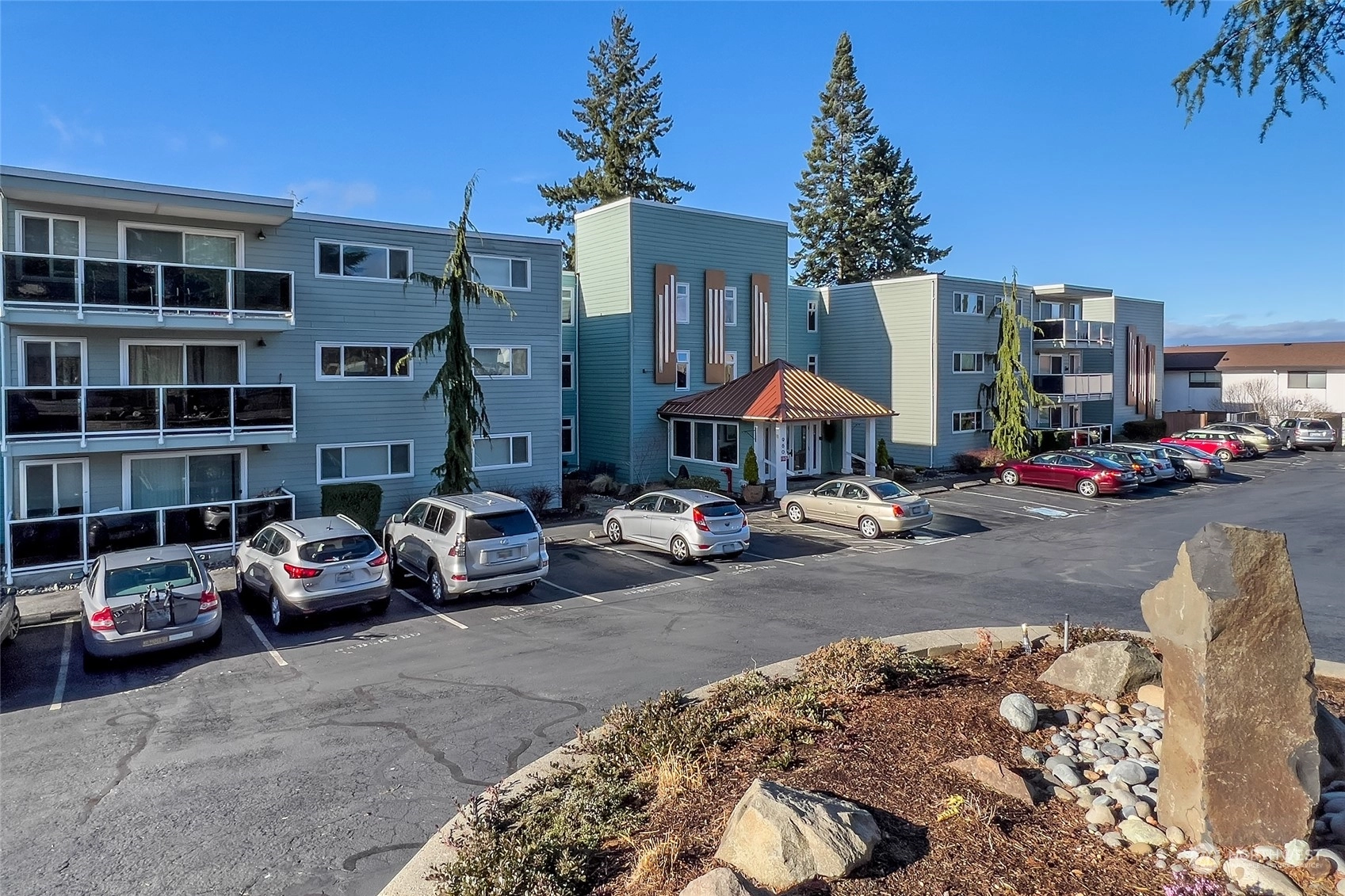 Admiralty House Condos For Sale at Admiralty House in Edmonds, WA