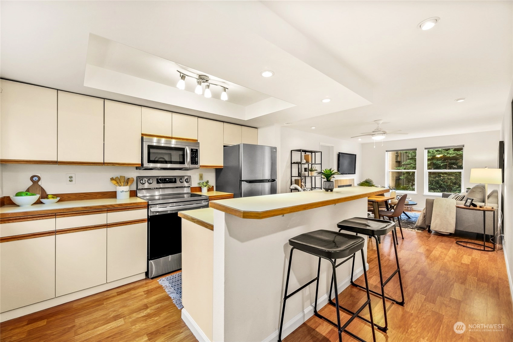 Ravenna Manor Condos For Sale at Ravenna Manor in Seattle, WA Wicklund