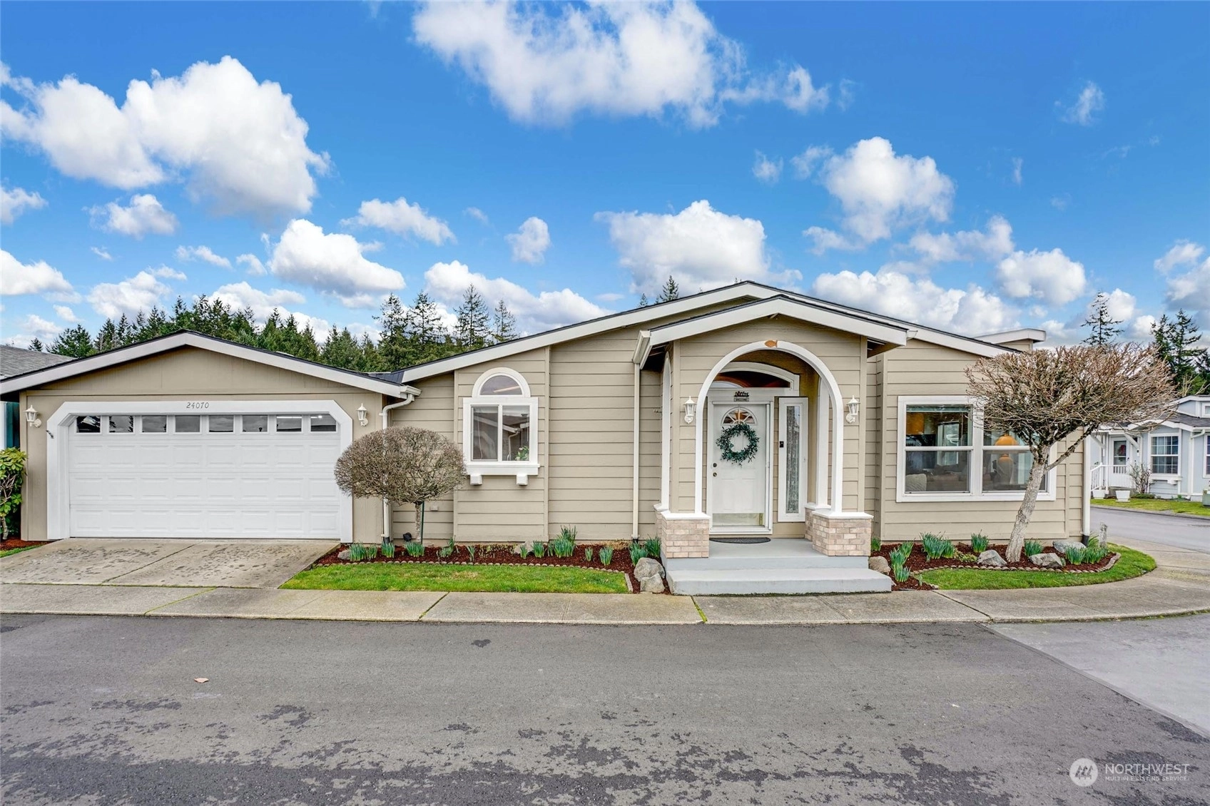 Lake Wilderness Villa Condos For Sale at Lake Wilderness Villa in