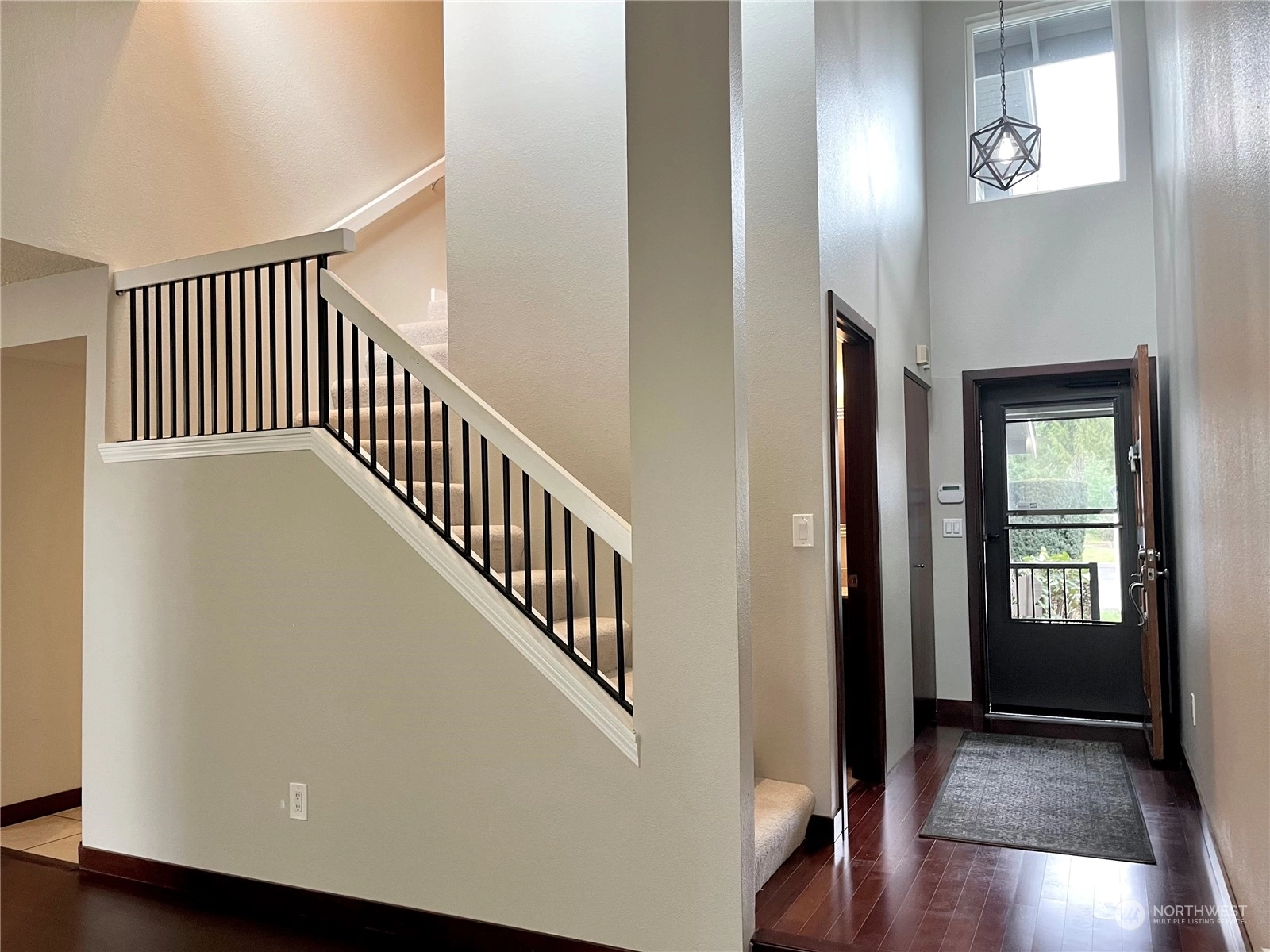 Mainhouse One Townhomes and Townhouses For Sale at Mainhouse One in