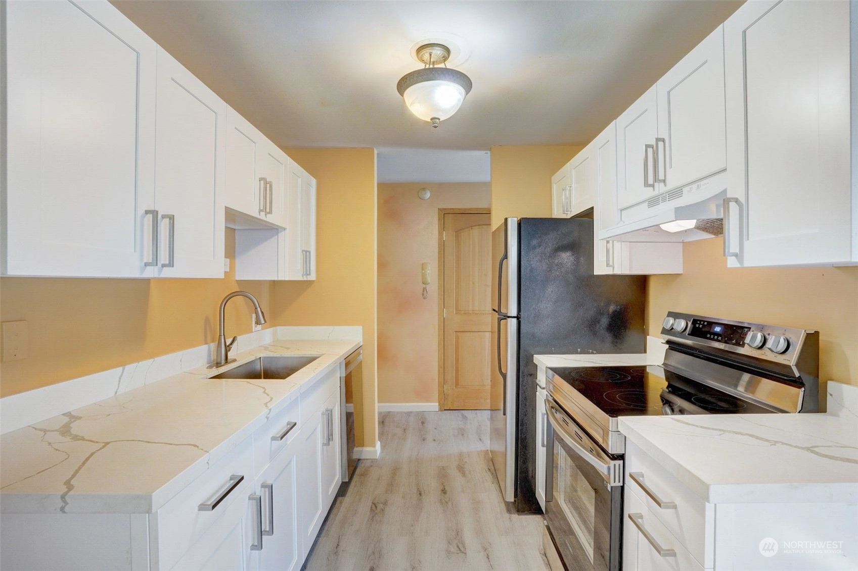 Coach Manor Condos For Sale at Coach Manor in Seattle, WA Wicklund