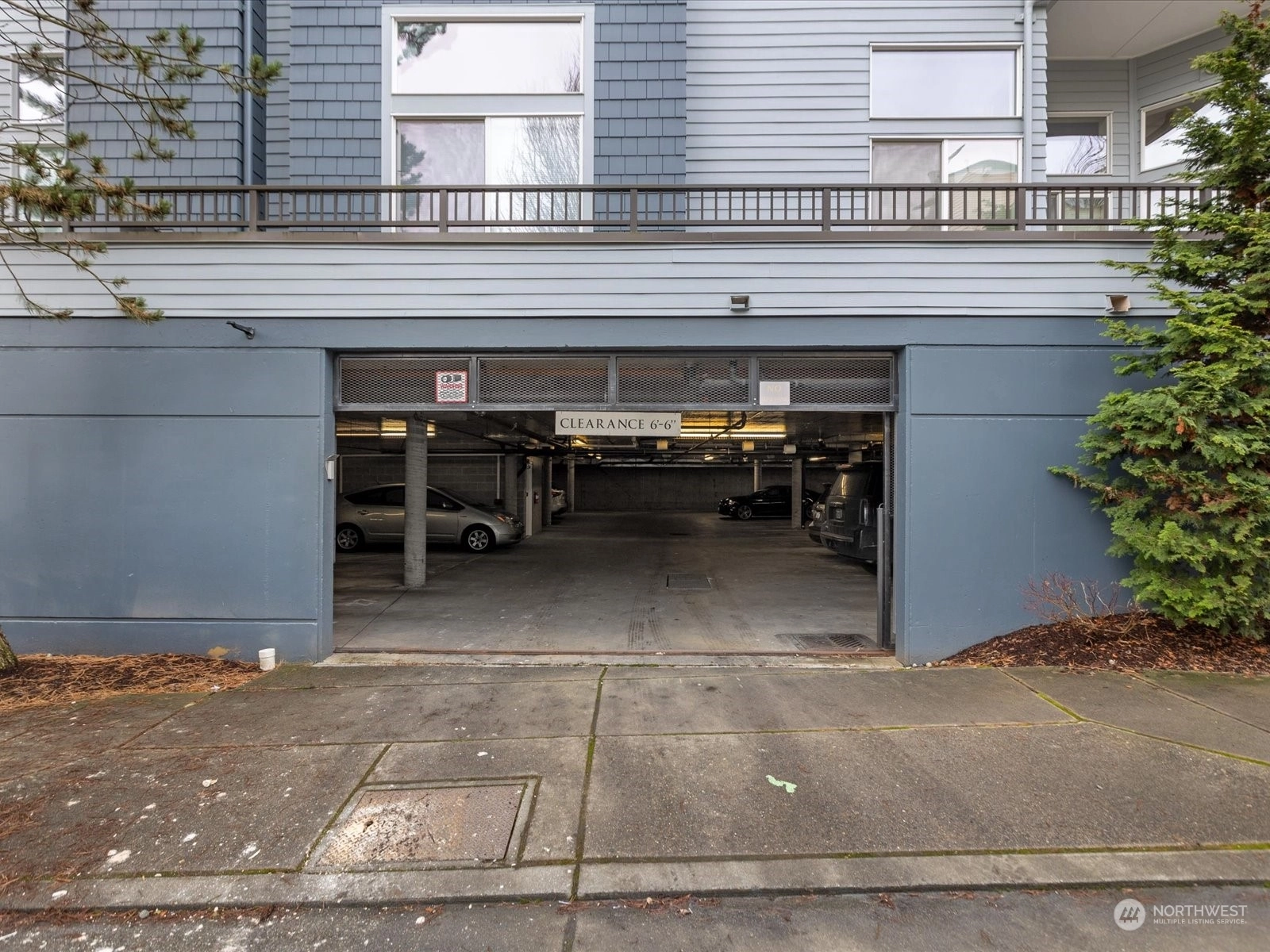 Maple Court Seattle Condos For Sale at Maple Court Seattle in Seattle