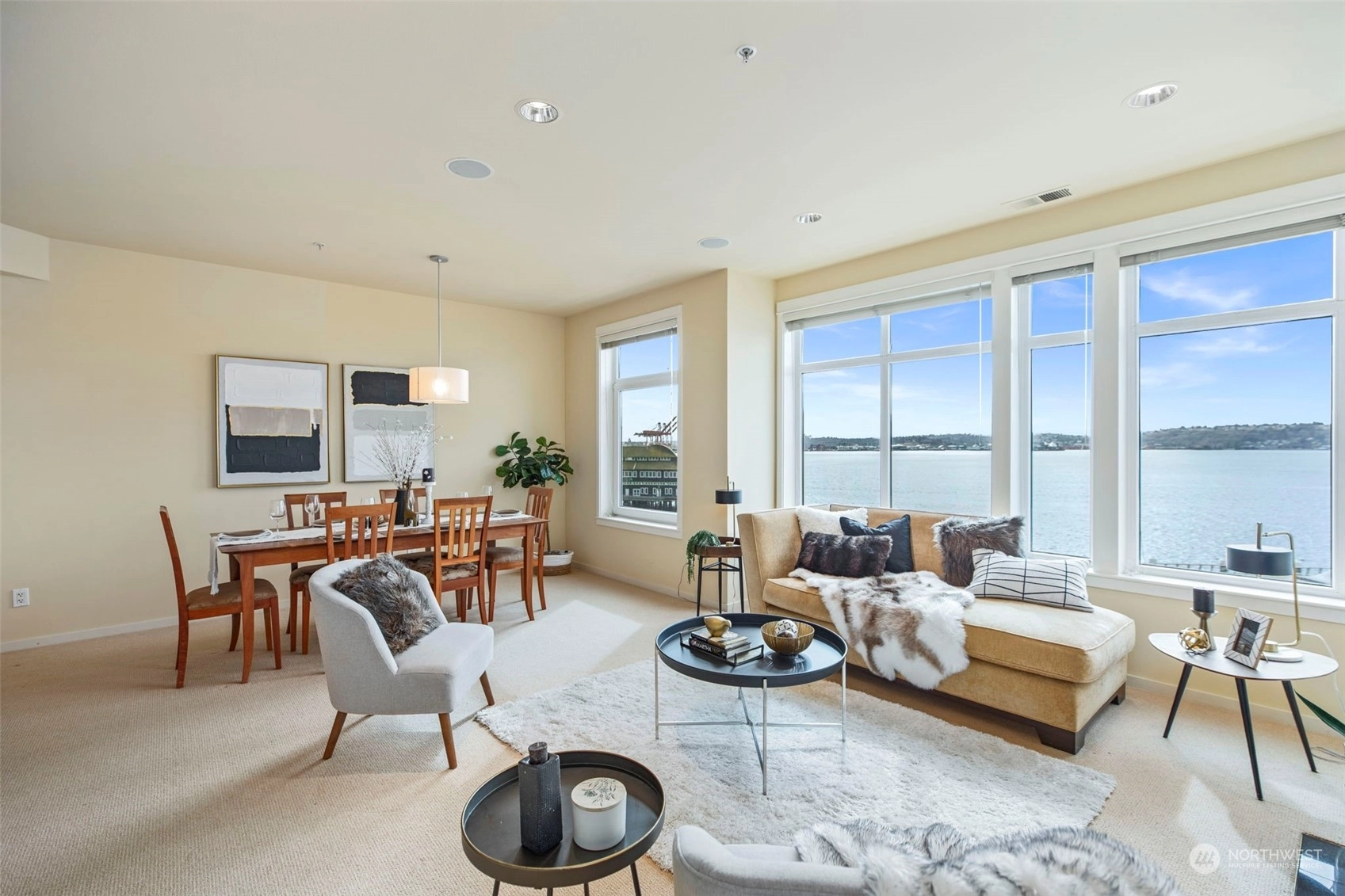 Waterfront Landings Condos For Sale at Waterfront Landings in Seattle