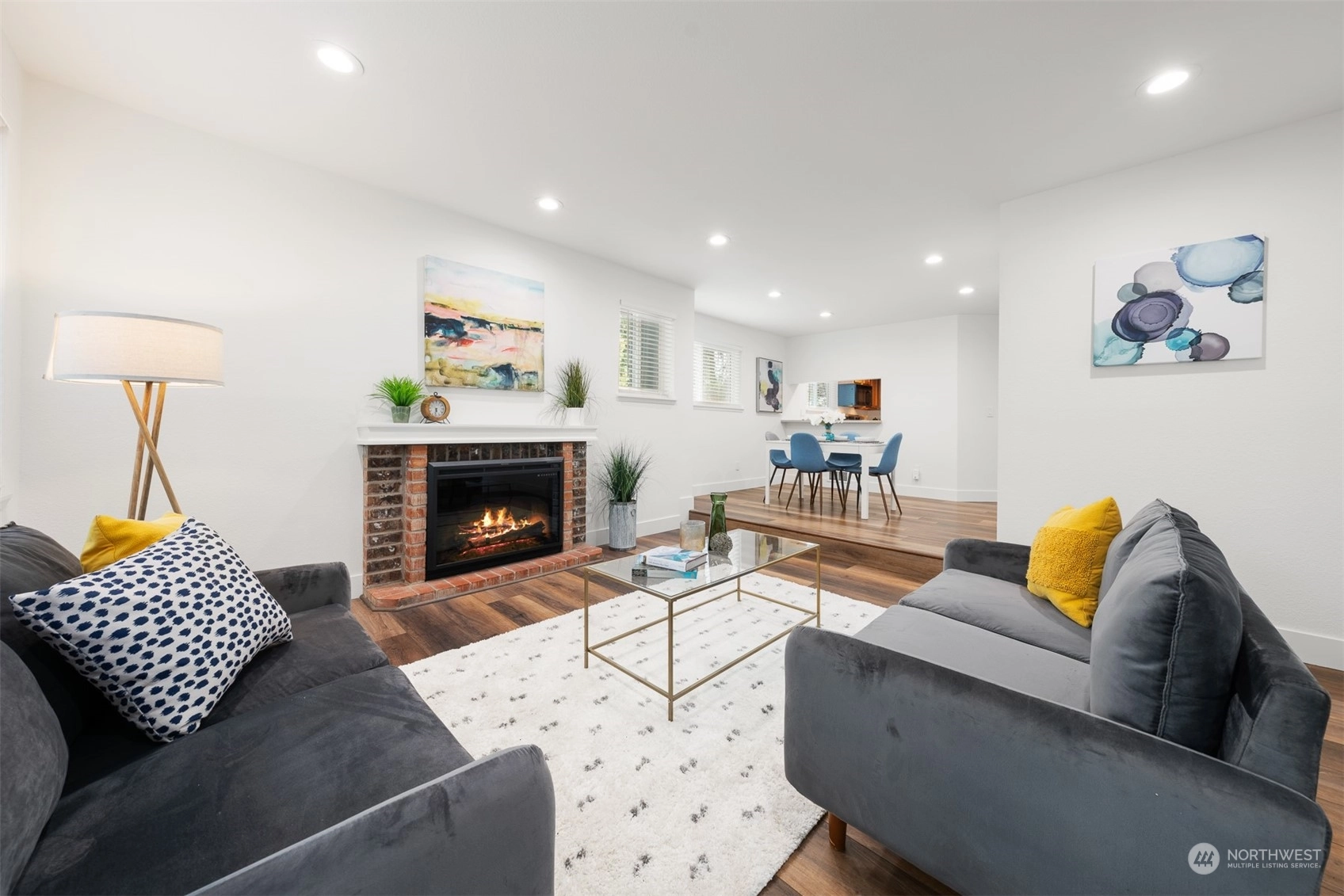 Pine Knoll Park Condos For Sale at Pine Knoll Park in Shoreline, WA