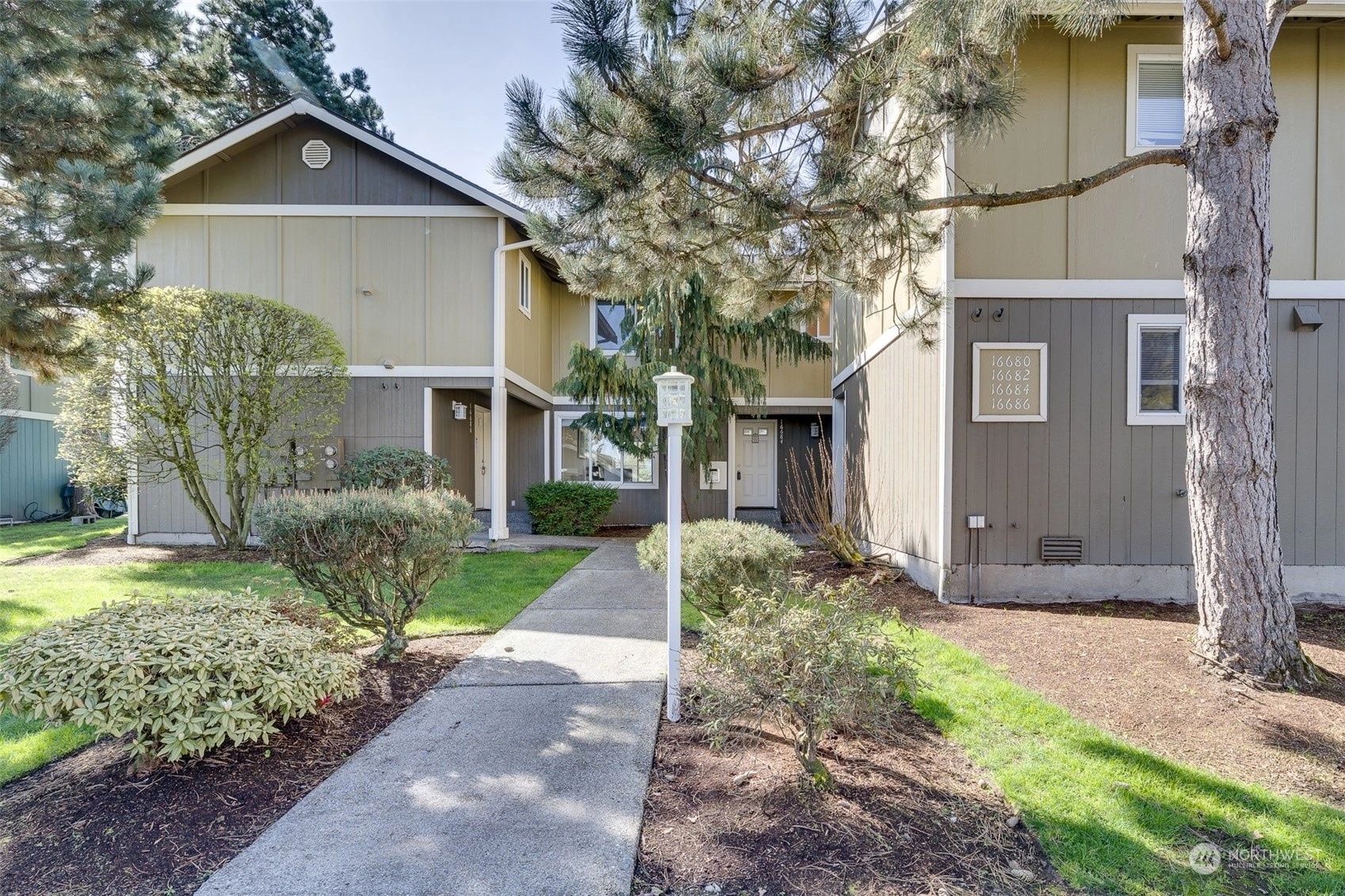 Arbor Heights Townhomes and Townhouses For Sale at Arbor Heights in