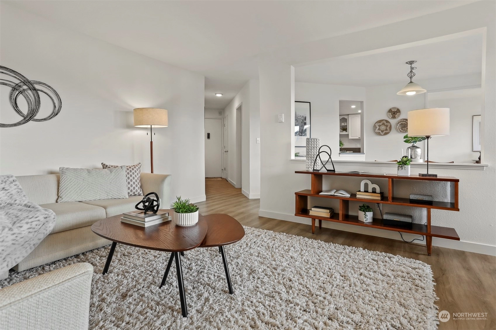 Lake Ballinger Estates Condos For Sale at Lake Ballinger Estates in Mountlake Terrace, WA