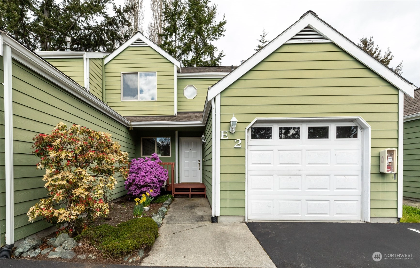 Birch Tree Townhomes and Townhouses For Sale at Birch Tree in Oak