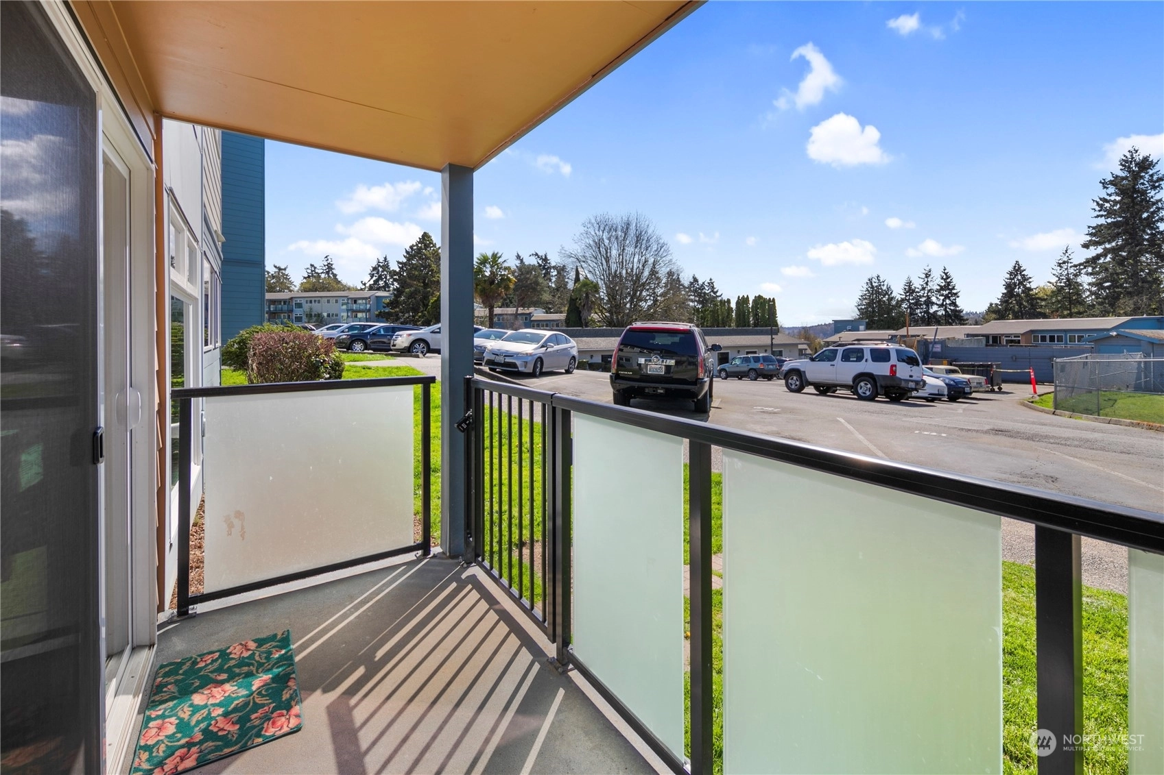 Canyon Estates Condos For Sale at Canyon Estates in Tukwila, WA