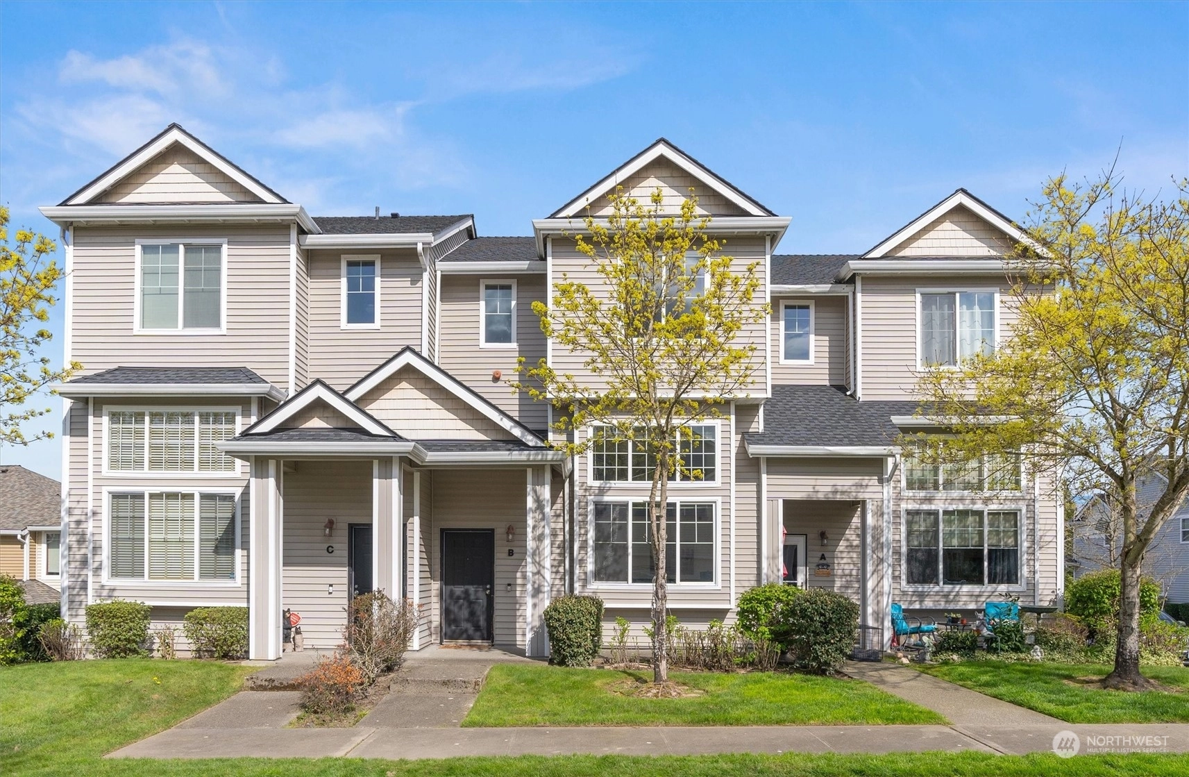 Foxwood at Lakeland Hills Townhomes and Townhouses For Sale at