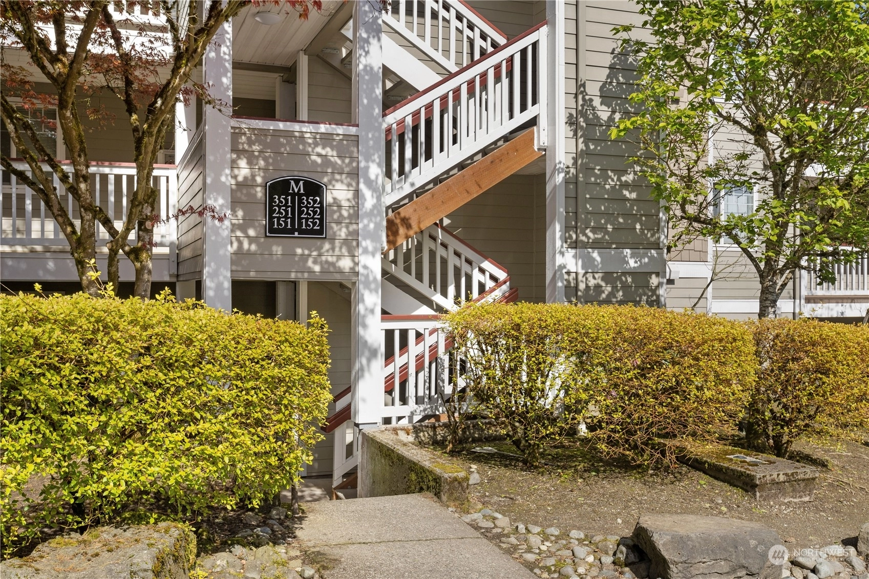 Sammamish Hills Condos For Sale at Sammamish Hills in Issaquah, WA Wicklund