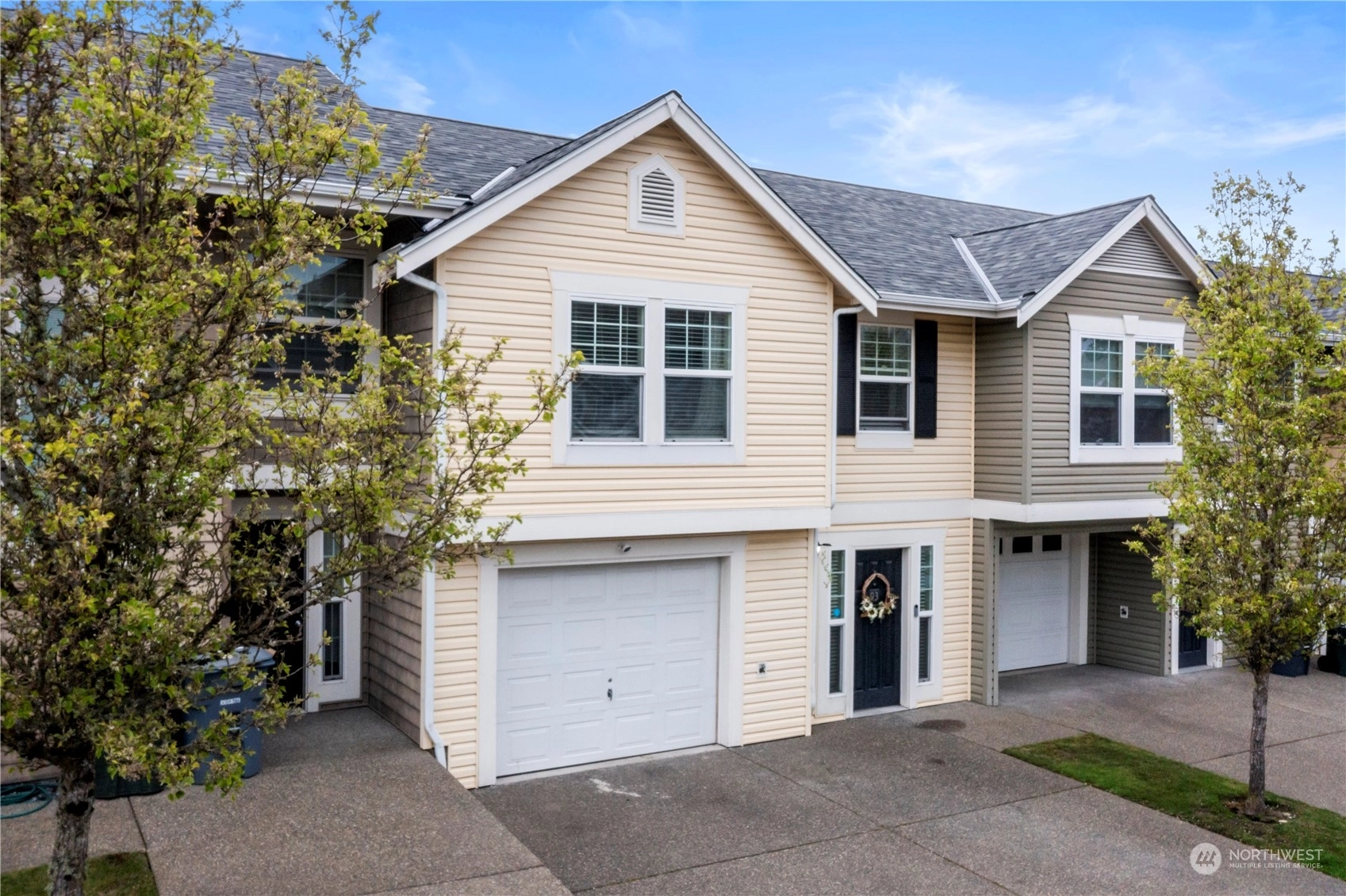 Mandalay Bay Townhomes and Townhouses For Sale at Mandalay Bay in