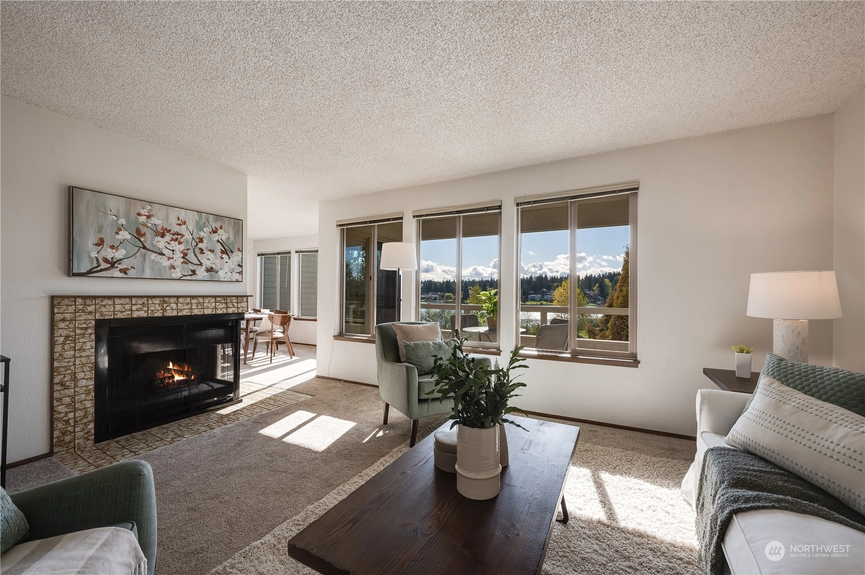 Lake Ballinger Estates Condos For Sale at Lake Ballinger Estates in Mountlake Terrace, WA