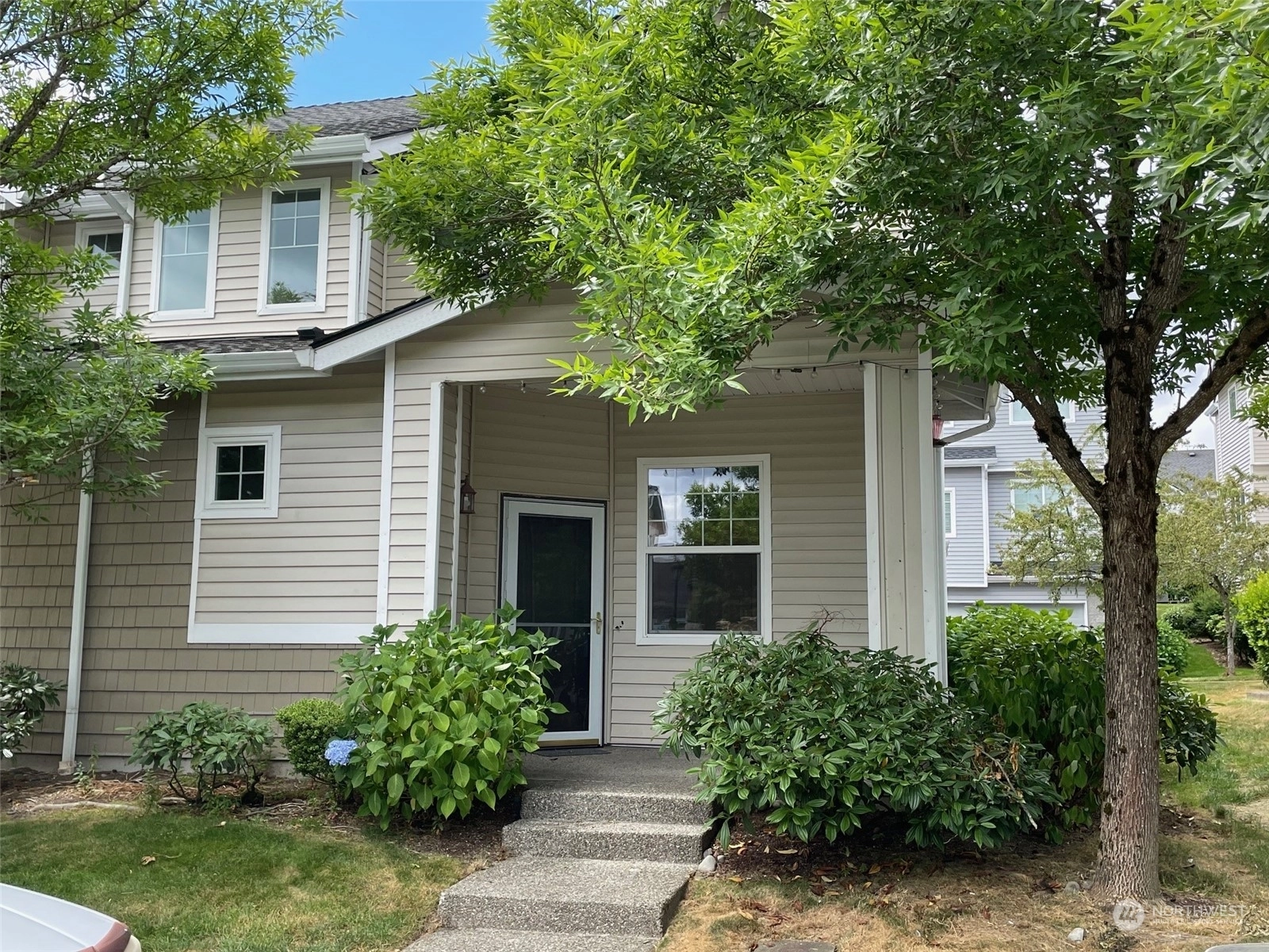 Foxwood at Lakeland Hills Townhomes and Townhouses For Sale at