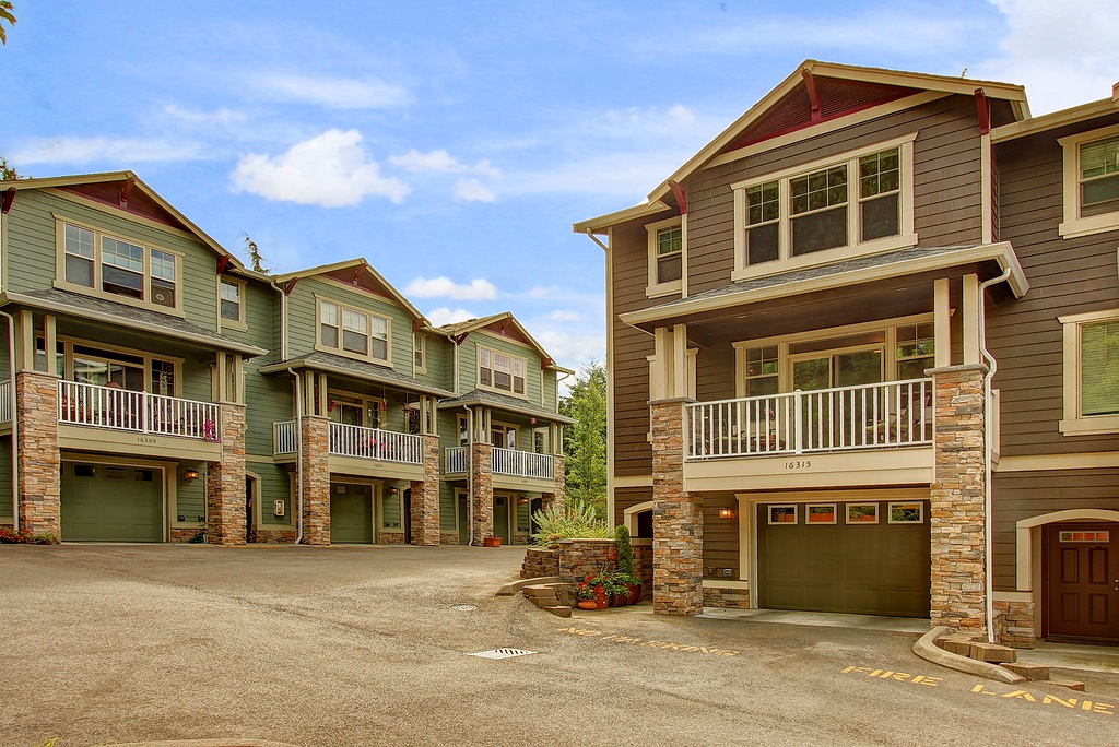 Abbey Ridge Townhomes and Townhouses For Sale at Abbey Ridge in