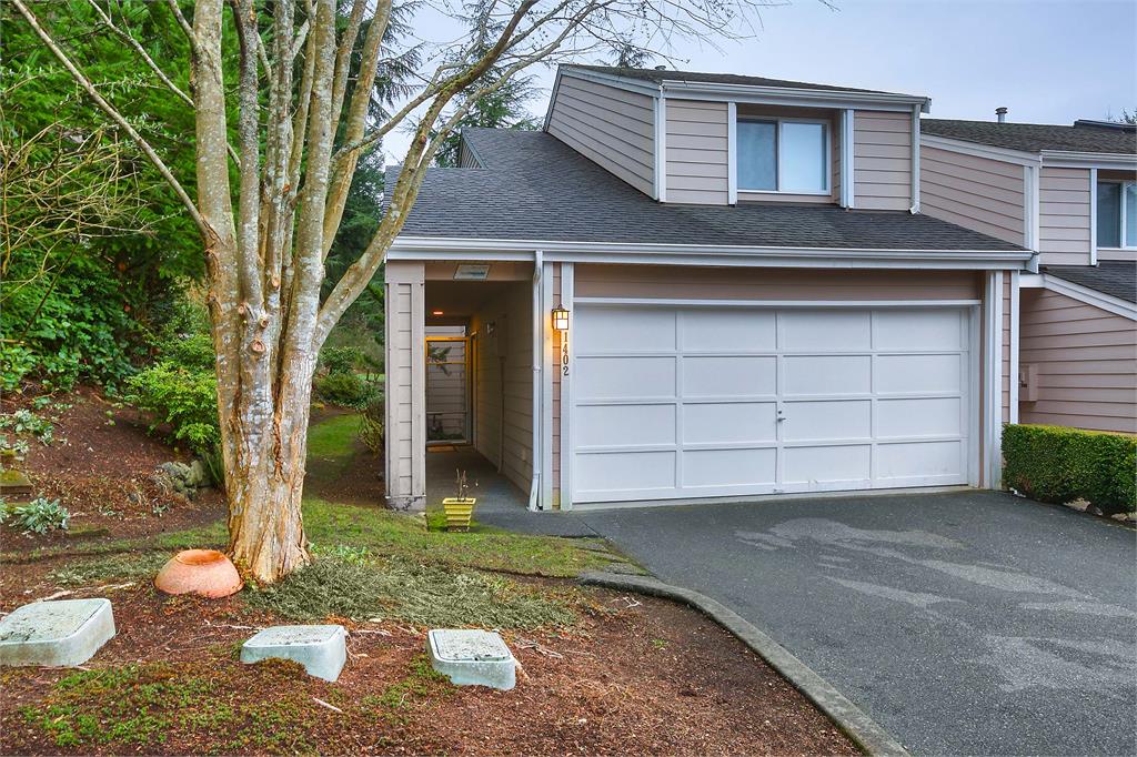 Bay Villa Townhomes and Townhouses For Sale at Bay Villa in Gig